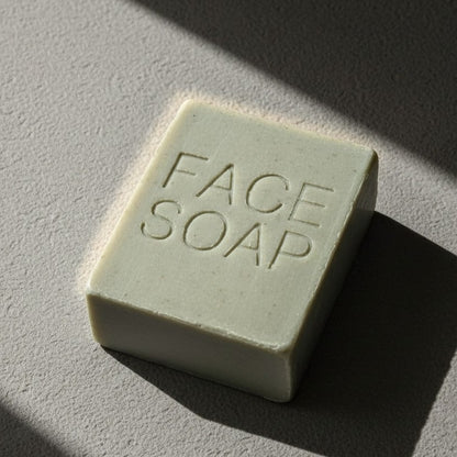 SOLID CLEANSING MILK FOR SENSITIVE SKIN - No packaging